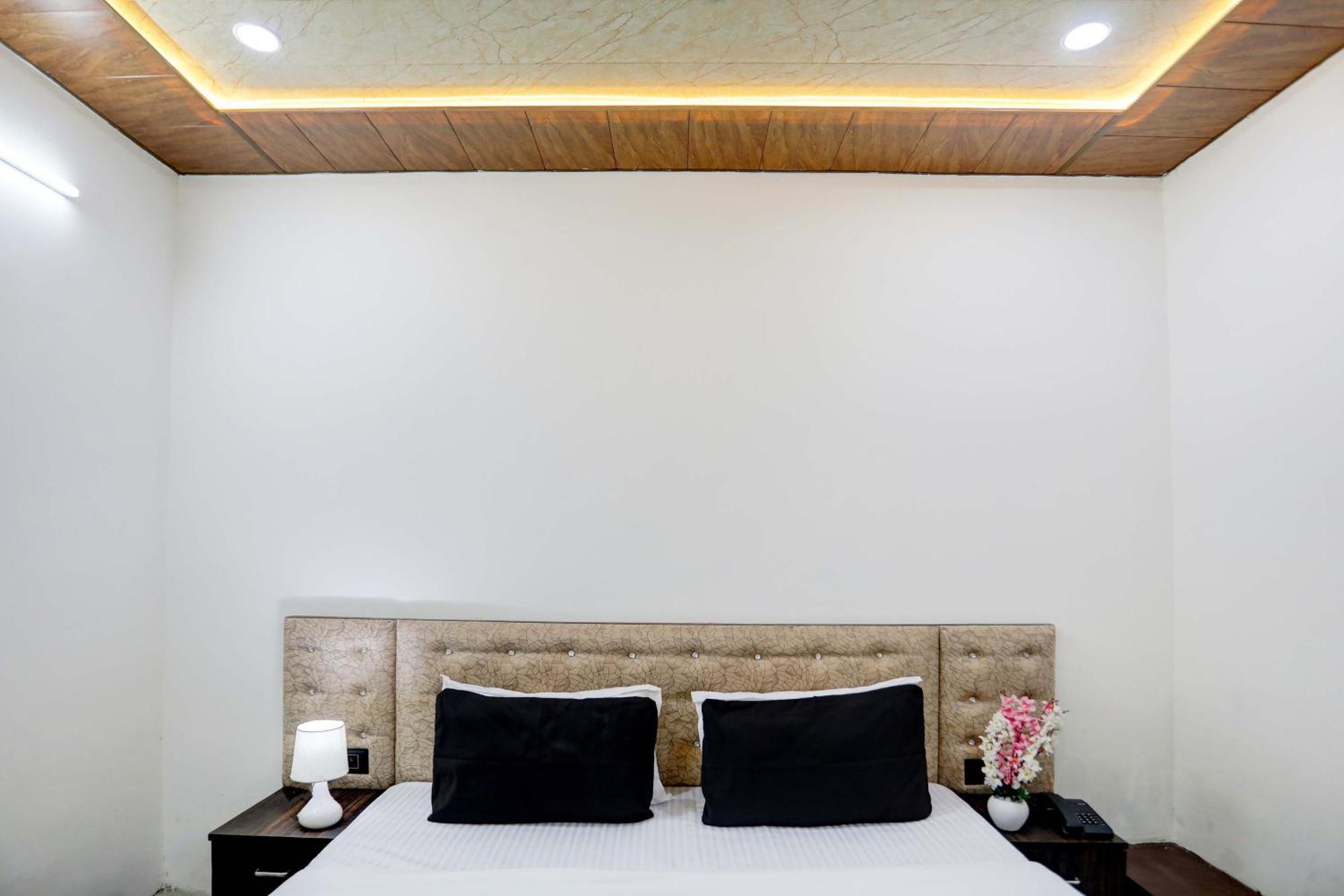 Collection O Park Paradise Delhi  Ngoại thất bức ảnh